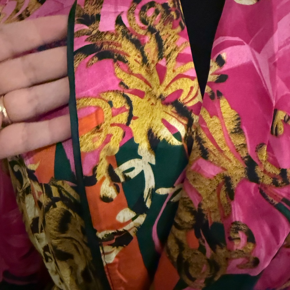 Pink Satin Robe with Green Accents - Picture 2 of 7